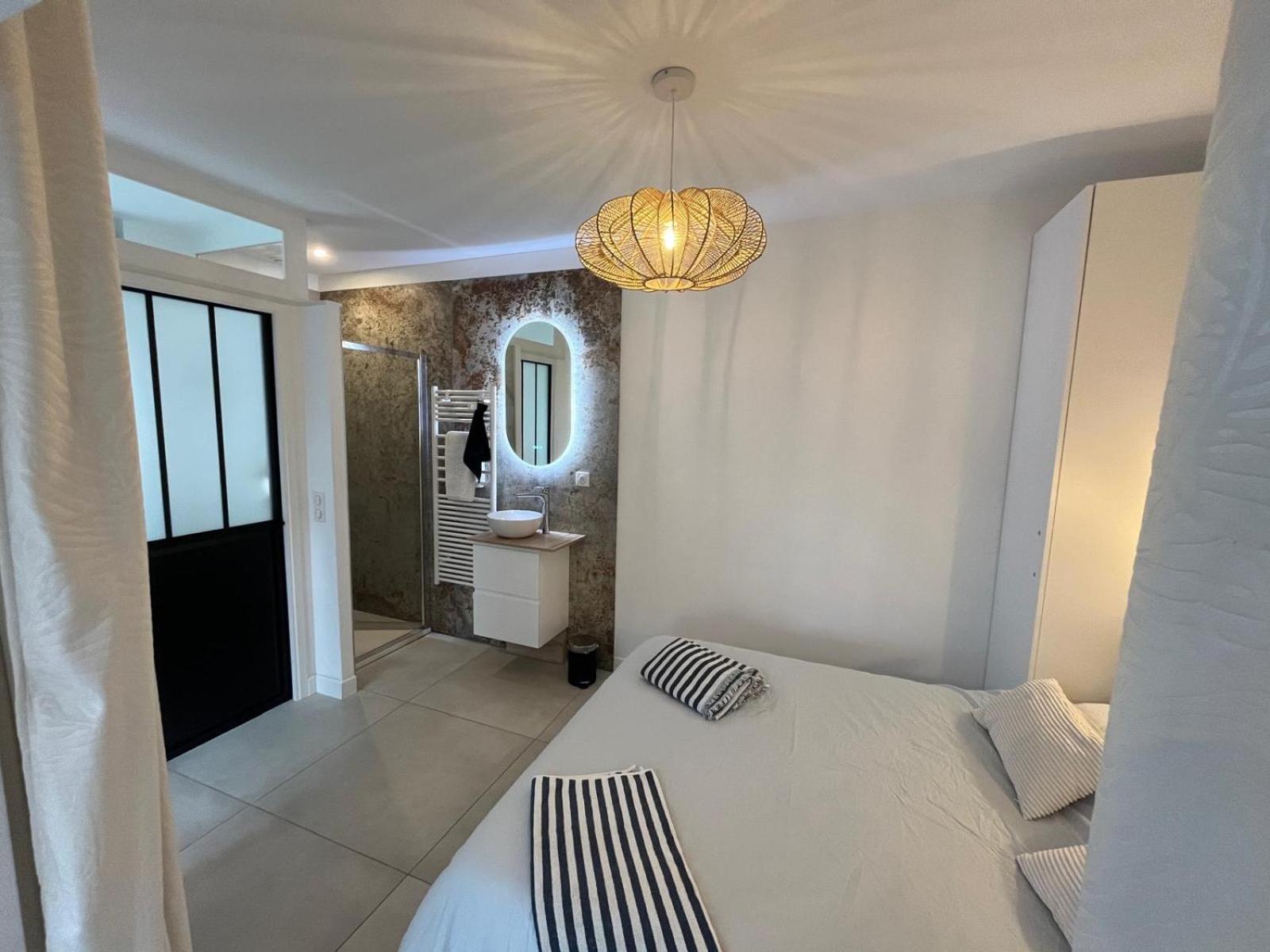 Maison Rouge Apartment *